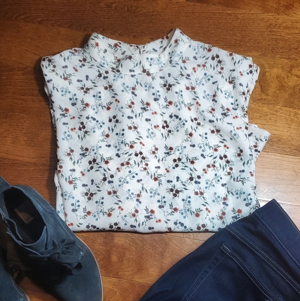 Abound Blouse Women size L floral shirt